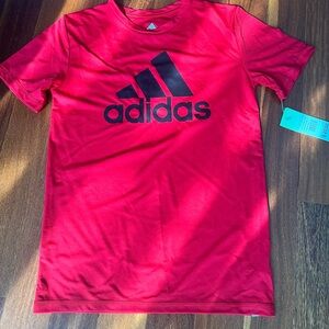 Boys ADIDAS T SHIRT  Medium NWT